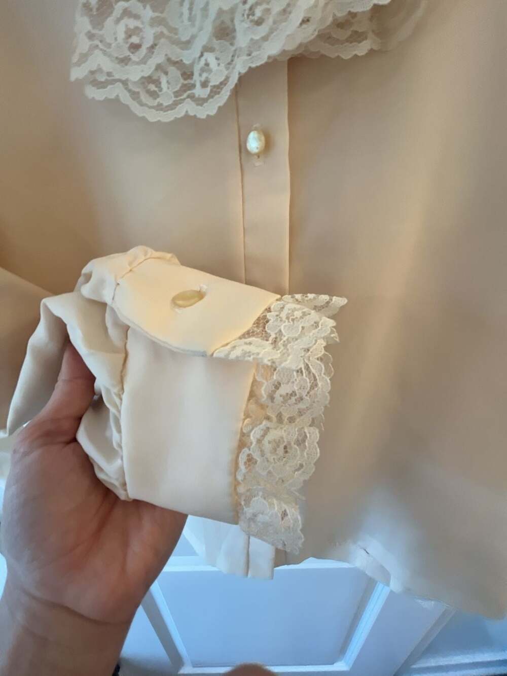 Vintage Lady Winn by Teddi California Ivory Ruffled Lace Blouse - Picture 5 of 6